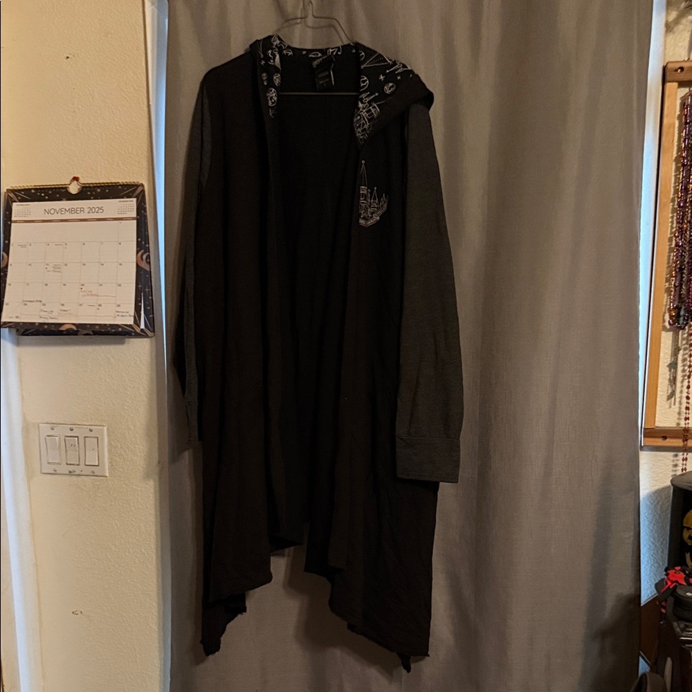 Torrid Harry Potter Black and Gray Hooded Women's Sweater